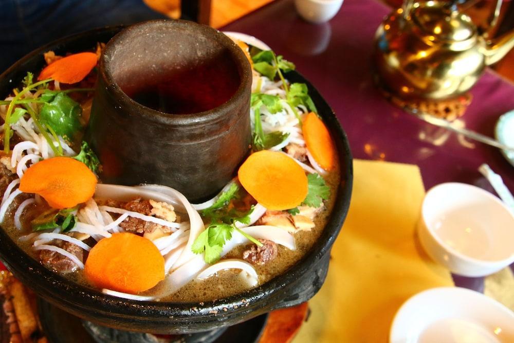 Отель Lux* Tea Horse Road Lijiang Лицзян Экстерьер фото